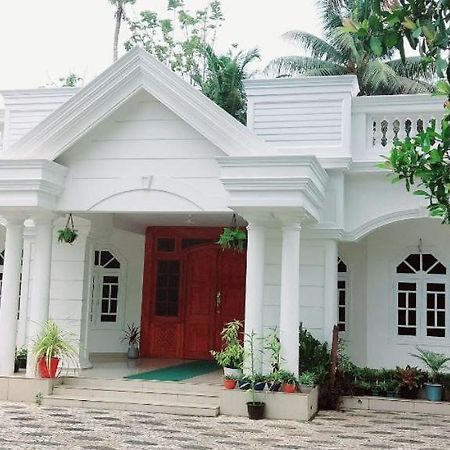 Jinan Palace Guest House Jinan Palace Guest House Nedumbassery Exterior photo