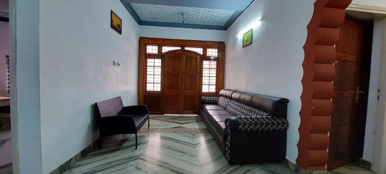 Jinan Palace Guest House Jinan Palace Guest House Nedumbassery Exterior photo