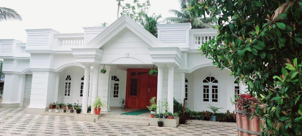 Jinan Palace Guest House Jinan Palace Guest House Nedumbassery Exterior photo